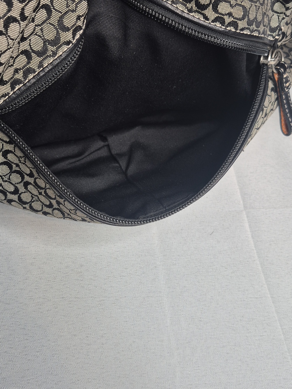 Coach Black and Gray cc Signature  Messenger Crossbody with Wristlet - Picture 15 of 16